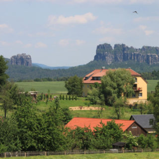 Haus of Lords mit Blick auf die Schrammsteine